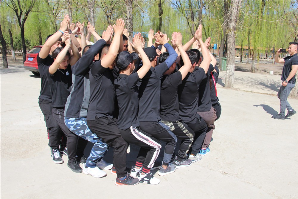 [延慶快樂假日大酒店]+戰(zhàn)狼特訓(xùn)一日活動(dòng)
