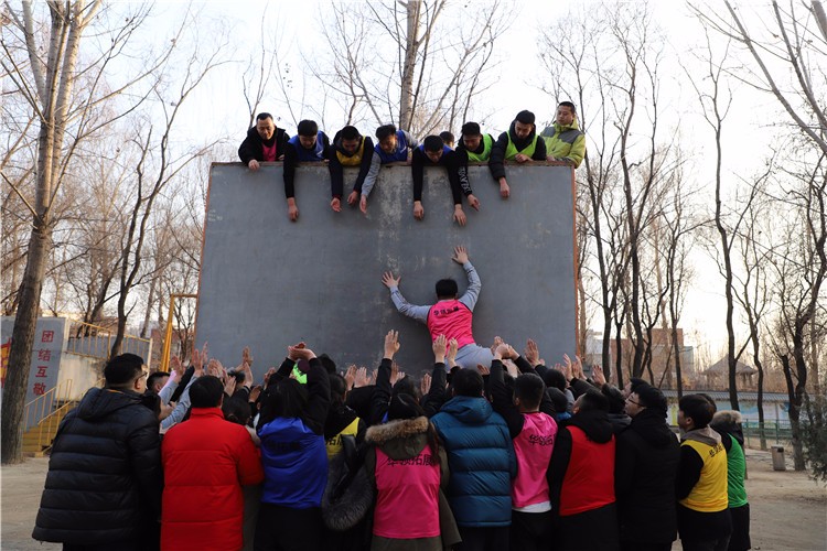 [上海西點(diǎn)一號(hào)軍訓(xùn)基地]]戰(zhàn)狼特訓(xùn)一日拓展活動(dòng)